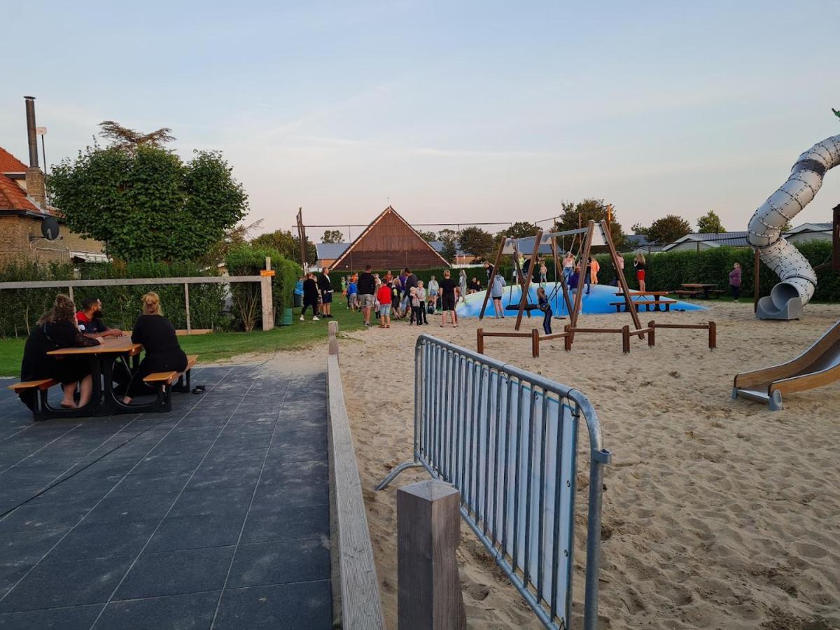 Chalet Op Gezellige Familiecamping Bij Zee Kamperland Exterior foto